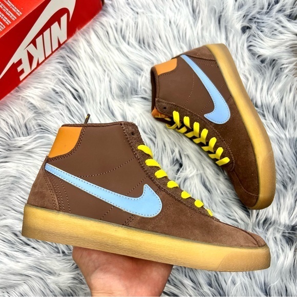 Nike SB Bruin Hi PRM - Picture 1 of 5